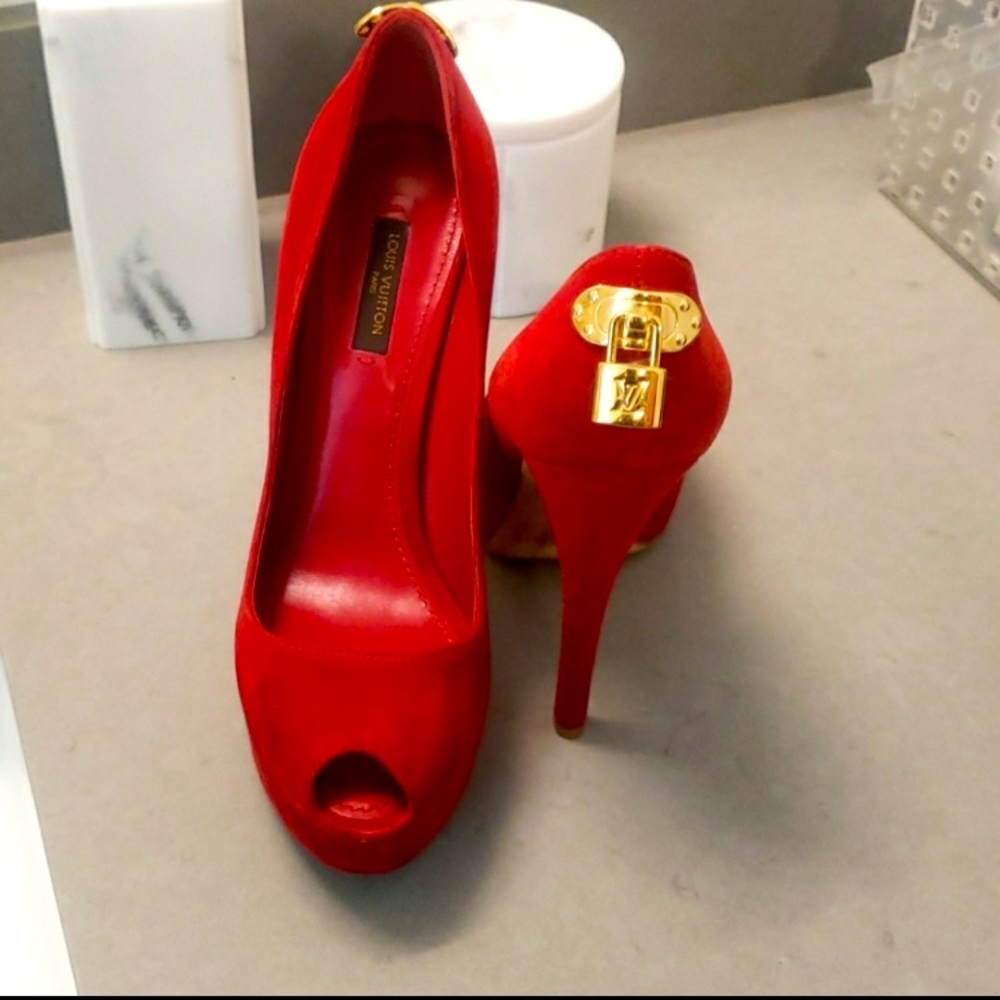 LV open toe pumps
